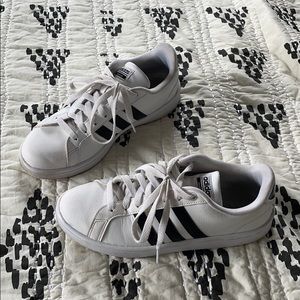 Adidas white sneaker 9.5
